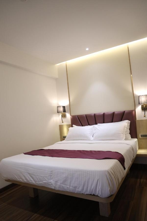 Hotel Vishal Hall à Bombay Extérieur photo