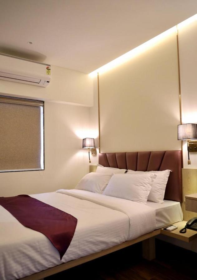 Hotel Vishal Hall à Bombay Extérieur photo
